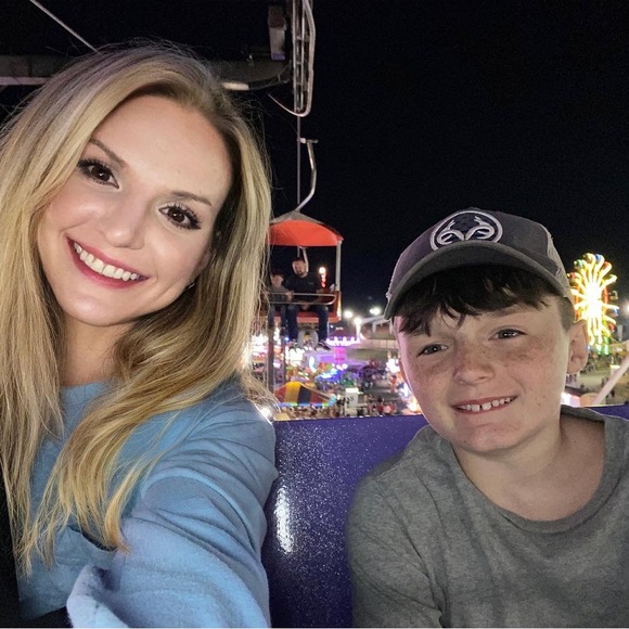 Meet Your Posher - Picture 6 of 6